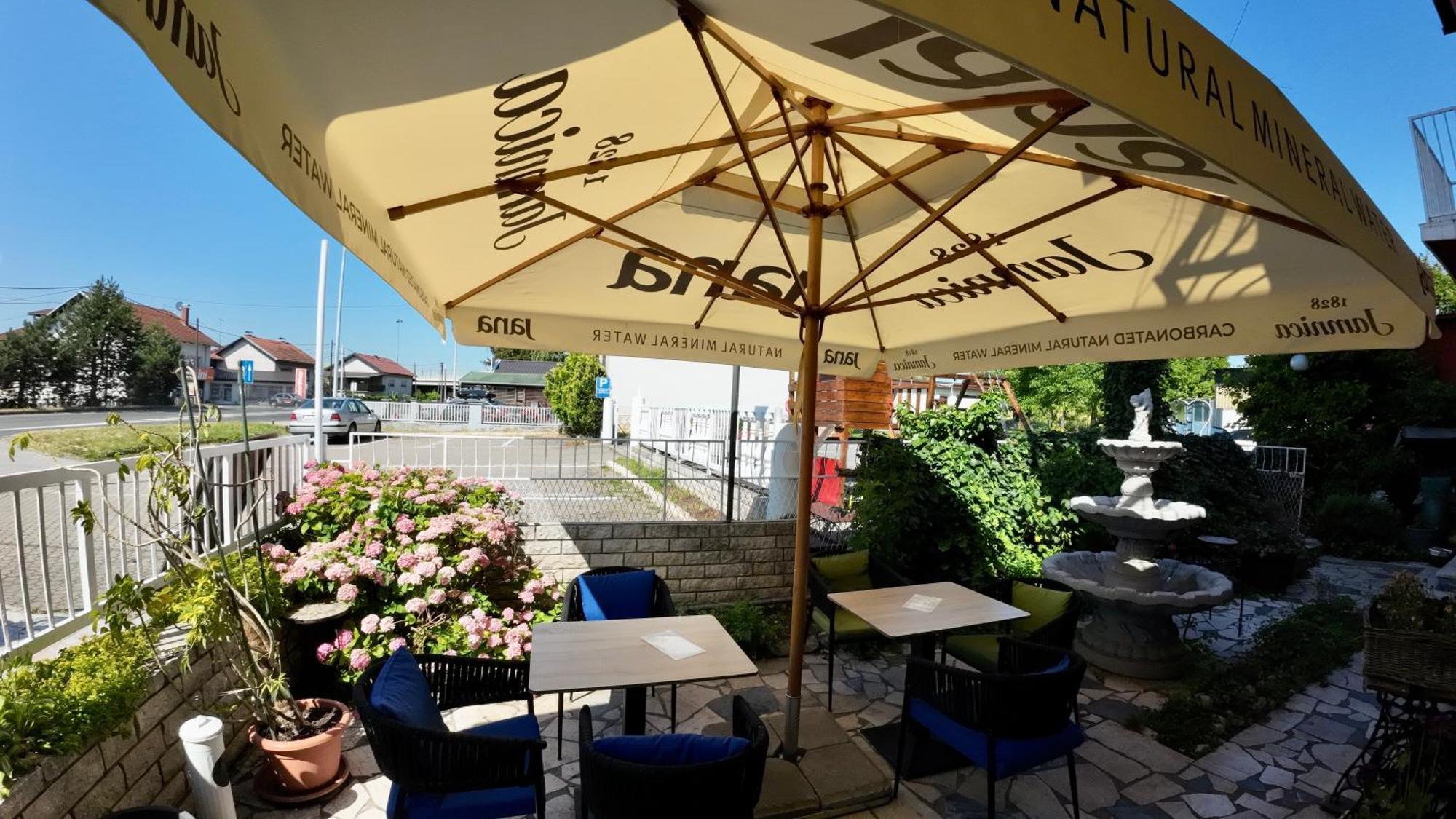 Hotel Martini Zagreb Hotel And Restaurant Sesvete Exterior photo
